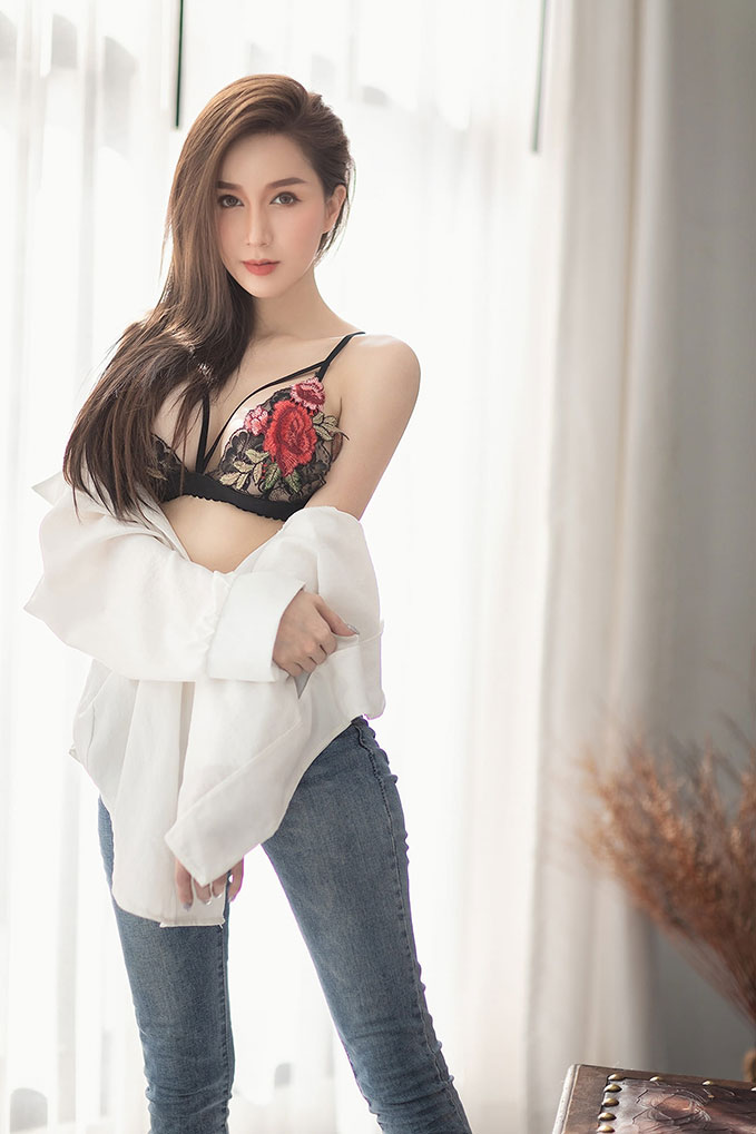 วาร์ป น้องติส กัญญาณัฐ พริตตี้สาวสวยหน้าคม สุดแซ่บ ดีกรีระดับท๊อป 17