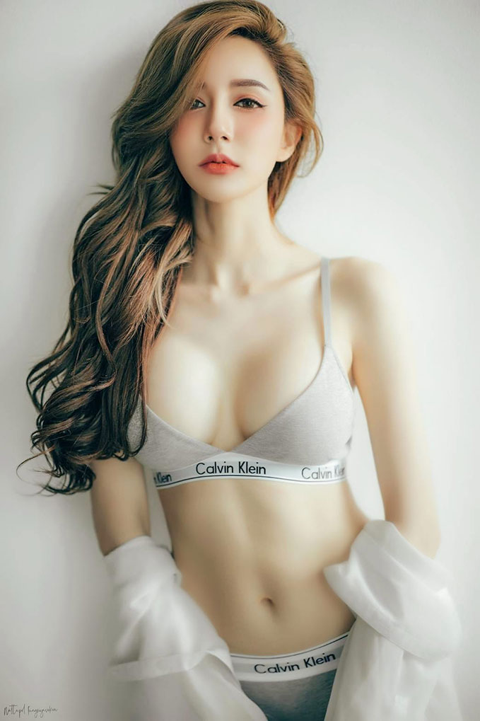 วาร์ป น้องติส กัญญาณัฐ พริตตี้สาวสวยหน้าคม สุดแซ่บ ดีกรีระดับท๊อป 20