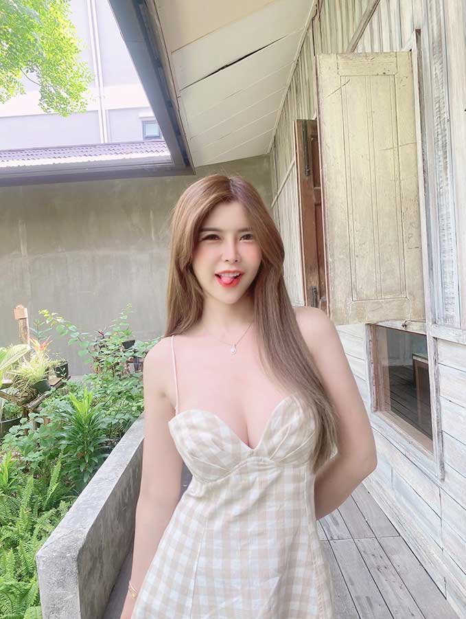 วาร์ป น้องพลอยลี่ สาวสวยเอวบางร่างเล็ก หุ่นแซ่บ ขวัญใจหนุ่มทั่วประเทศ 16