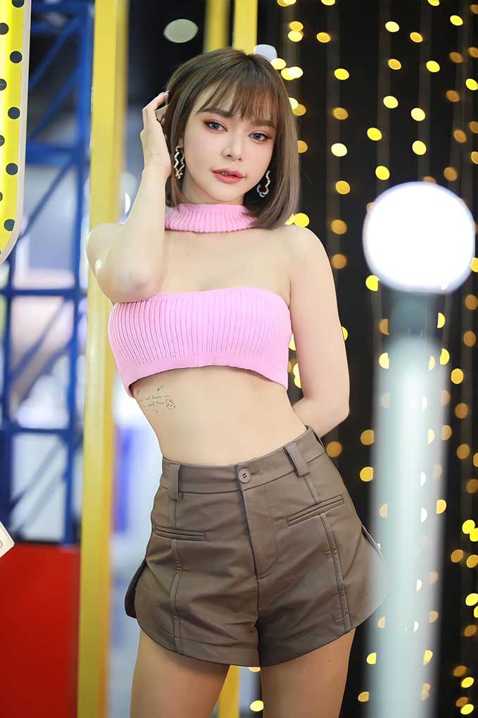 วาร์ป น้องหญิง กนกพร นางแบบสาวสุดเซ็กซี่ ดีกรีความแซ่บไม่ธรรมดา 13