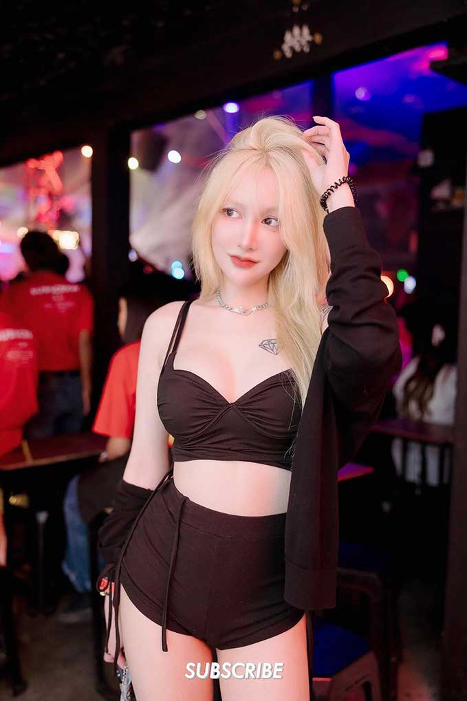 วาร์ป น้อง iyarin สาวสตรีมเมอร์หุ่นแซ่บ เสน่ห์เย้ายวนโดนใจ 2