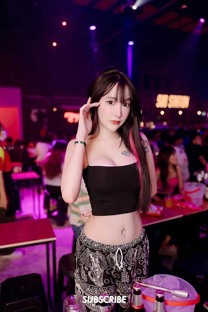 วาร์ป น้อง iyarin สาวสตรีมเมอร์หุ่นแซ่บ เสน่ห์เย้ายวนโดนใจ 4