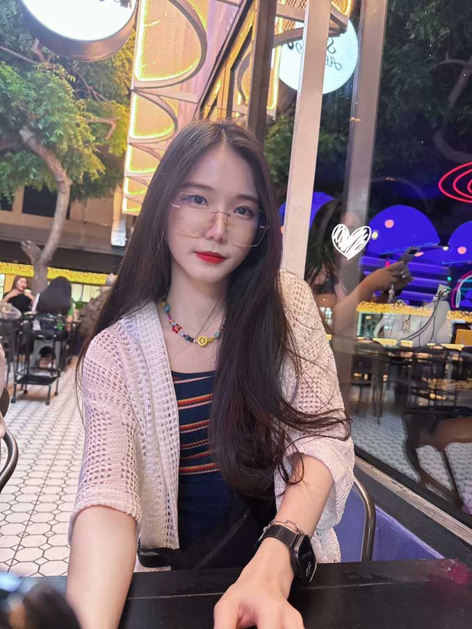 เปิดประวัติ น้องเมย์ Oranat Prasert สาวแว่นสวยเสียงดีน่ารักขวัญใจหนุ่มๆ 3