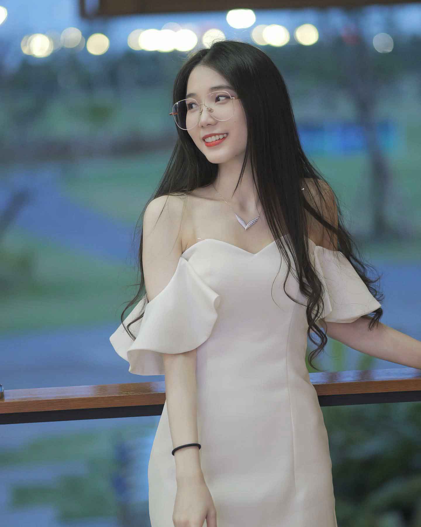 เปิดประวัติ น้องเมย์ Oranat Prasert สาวแว่นสวยเสียงดีน่ารักขวัญใจหนุ่มๆ 9