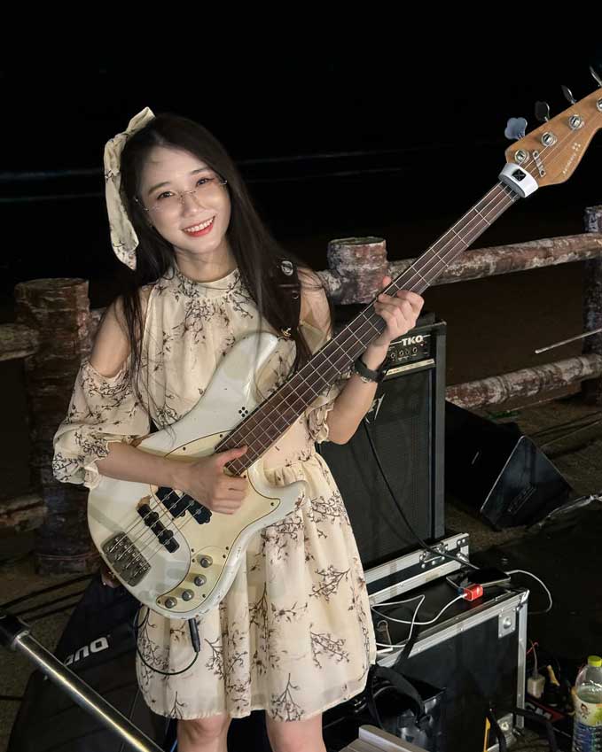 เปิดประวัติ น้องเมย์ Oranat Prasert สาวแว่นสวยเสียงดีน่ารักขวัญใจหนุ่มๆ 23
