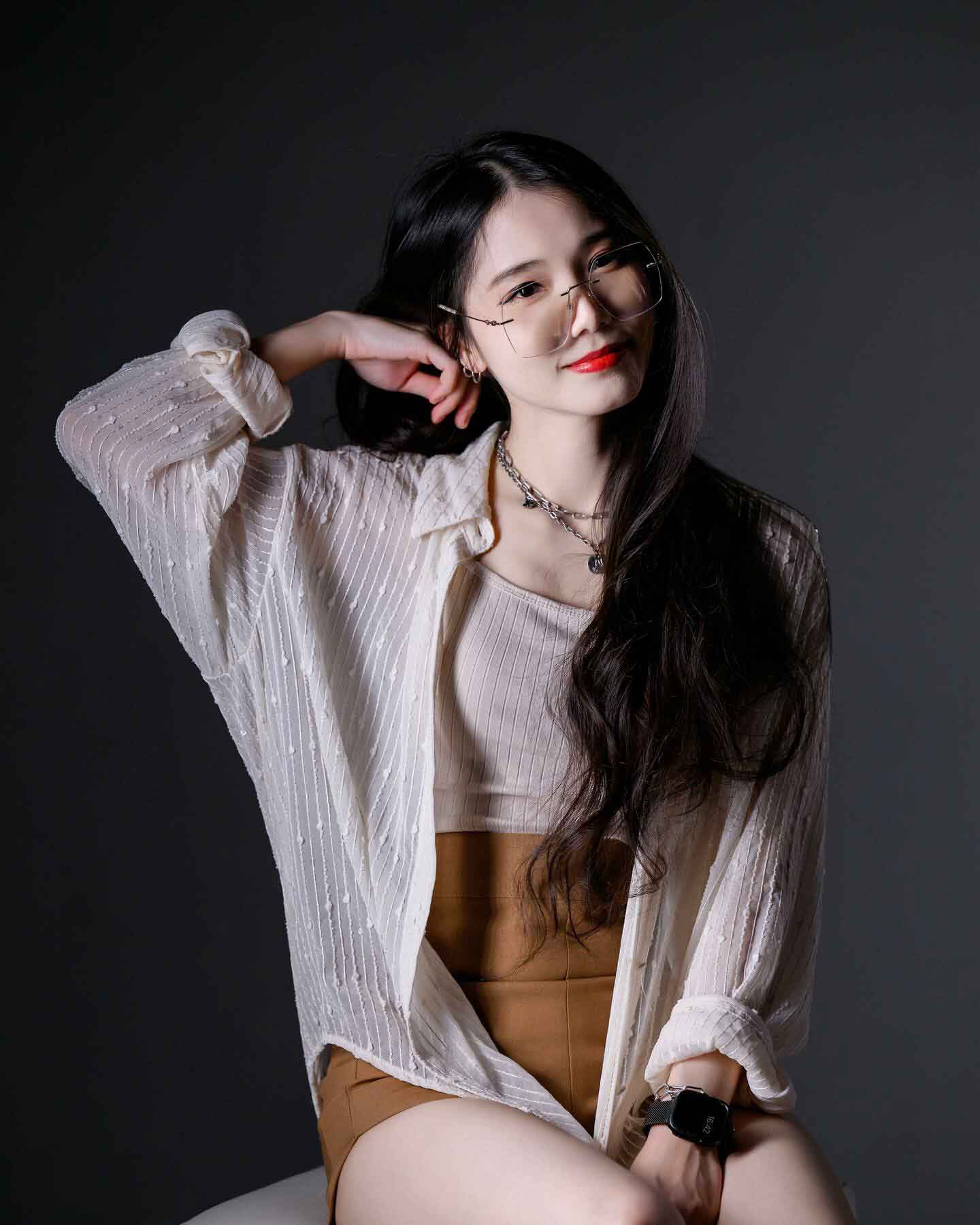 เปิดประวัติ น้องเมย์ Oranat Prasert สาวแว่นสวยเสียงดีน่ารักขวัญใจหนุ่มๆ 25