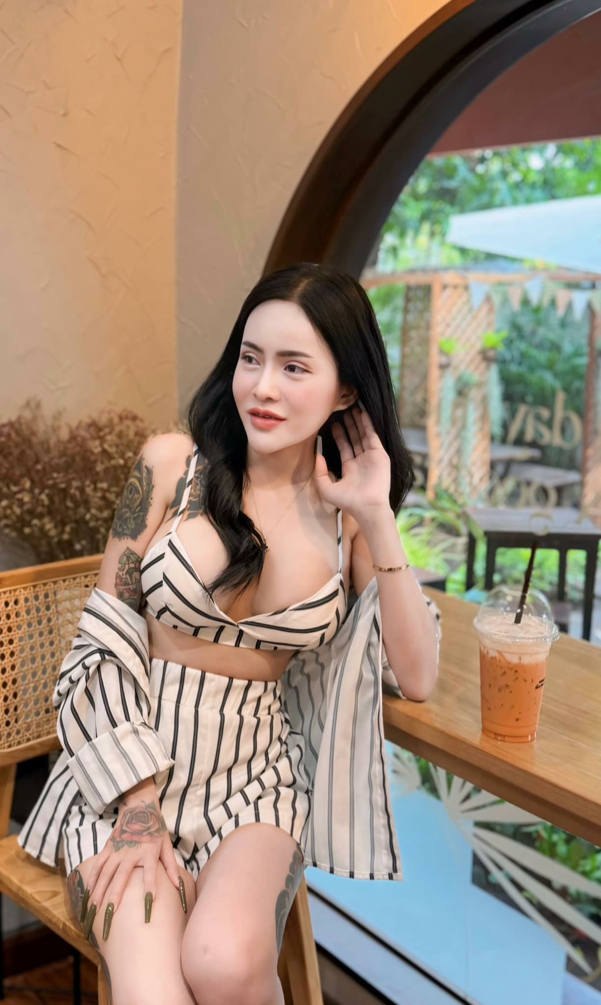 เปิดประวัติ May Yekeomany สาวสวย หุ่นแซ่บเวอร์ ขยี้ใจ รอยสักหลงไหล 17