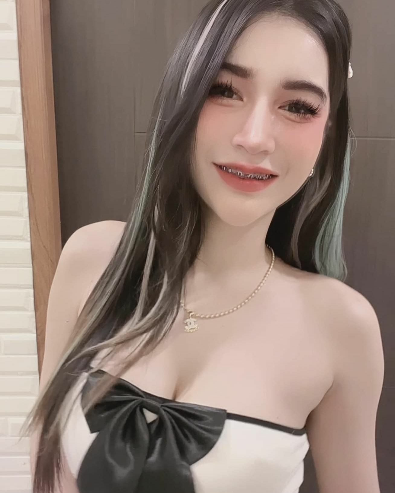 เปิดประวัติ น้องหงส์หยก ณฉัตรบงกช สาวสวย หุ่นแซ่บ เซ็กซี่ หน้าอกสะบึ้ม 12