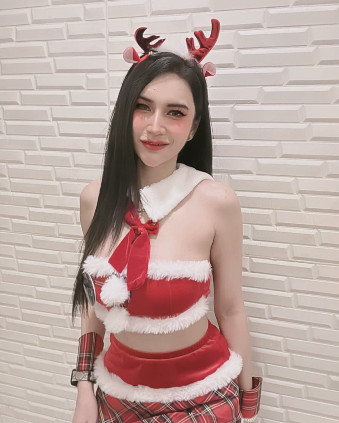 เปิดประวัติ น้องหงส์หยก ณฉัตรบงกช สาวสวย หุ่นแซ่บ เซ็กซี่ หน้าอกสะบึ้ม 13
