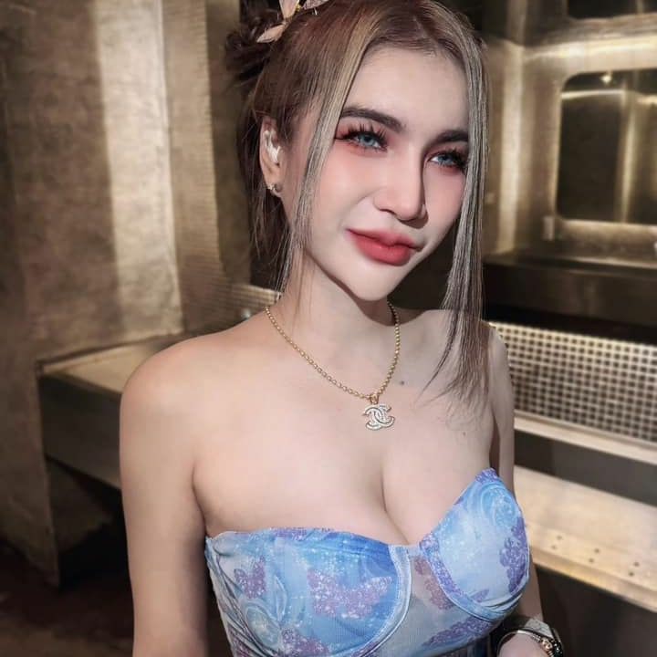 เปิดประวัติ น้องหงส์หยก ณฉัตรบงกช สาวสวย หุ่นแซ่บ เซ็กซี่ หน้าอกสะบึ้ม 19
